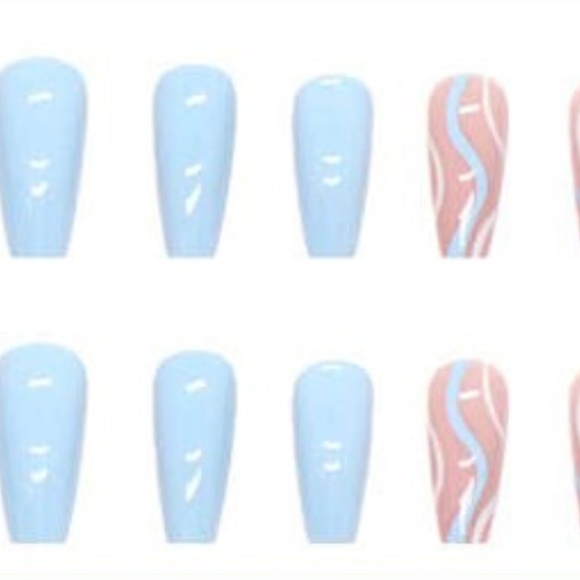 24 Piece Press on Nails - Picture 2 of 3